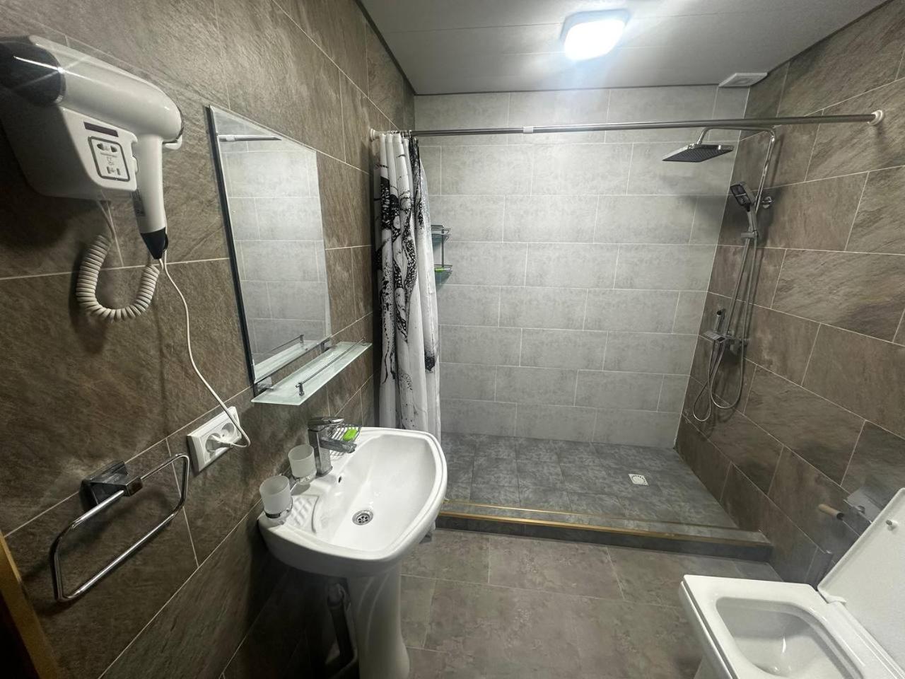 Hayat Guesthouse Nuratau Mountain Yukary-Ukhum Ngoại thất bức ảnh